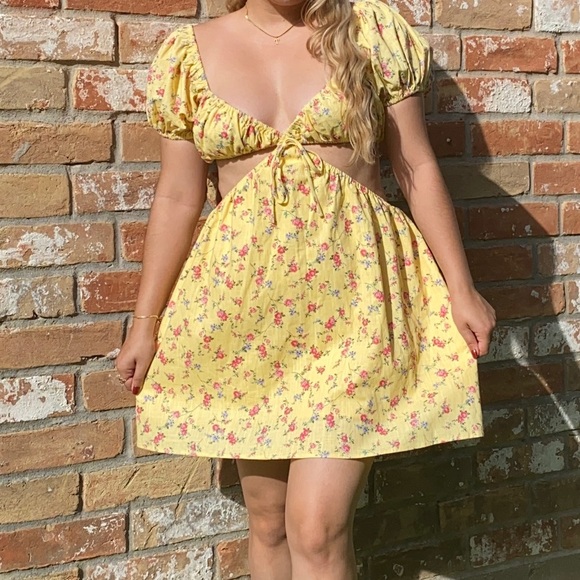 Dress✨ - Picture 1 of 5